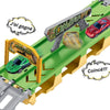 Circuit de course pour enfants avec voitures et bulles de texte sur fond blanc – Camion Dinosaure Transformable