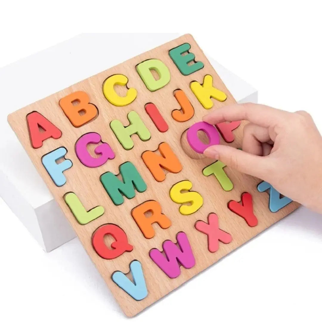 Caractéristiques du puzzle alphabet Montessori AlphaPuzzle en bois