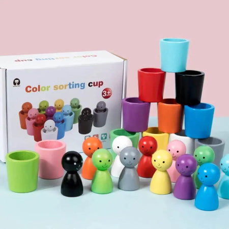 Activité Montessori SortyCups développant motricité fine et logique