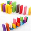 Dominos colorés DominoBlox alignés pour créer différents parcours et structures créatives