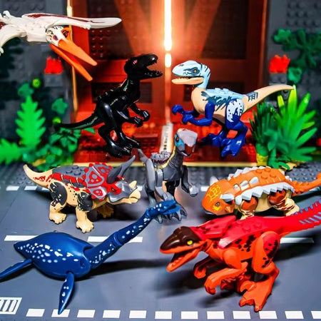 Scène de jeu réunissant plusieurs figurines de dinosaures à assembler en briques sur un décor jurassique - EducaKid