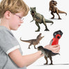 Enfant observant des images de dinosaures projetées avec le DinoProjector pour apprendre en s’amusant